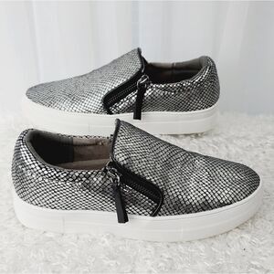 Not Rated Zip Slip Ons